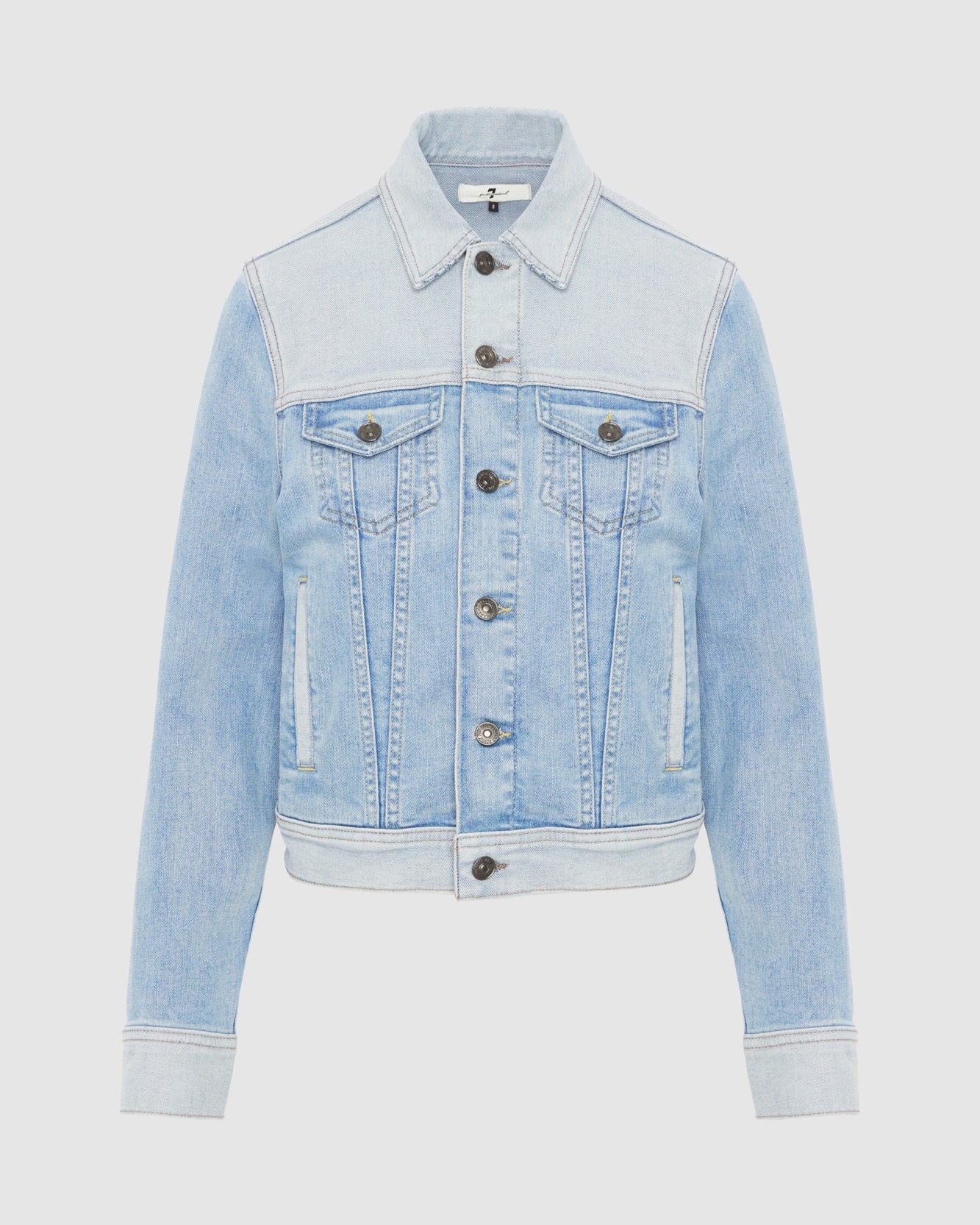 Klassische Trucker-Jacke im Retreat