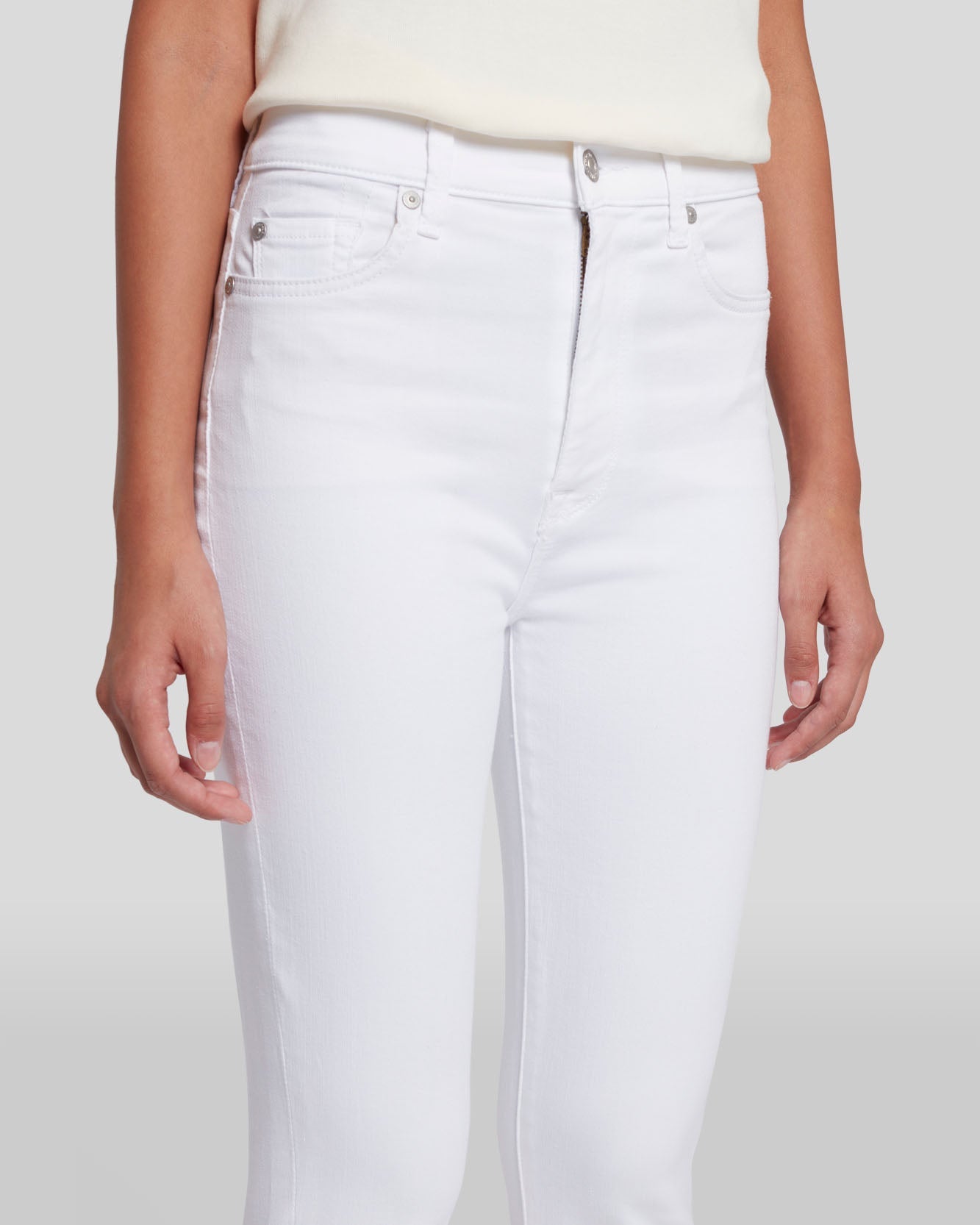 LUXE WHITE